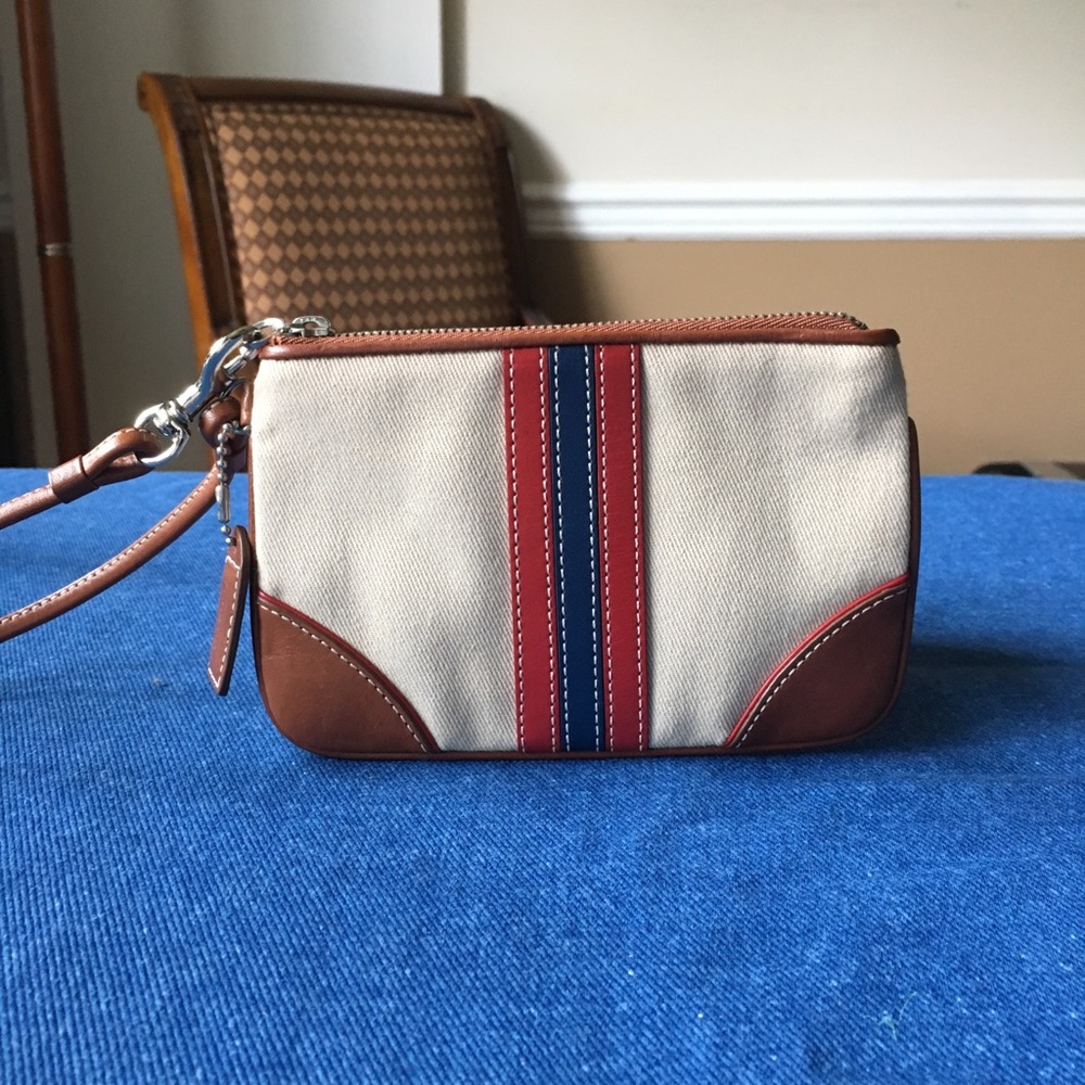 ✨Coach✨ Fabric Wristlet w/ Leather Trimmings